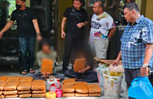 Temuan 63 kg ganja di lingkungan kampus UIN Suska Riau/Foto: mediacenter.riau